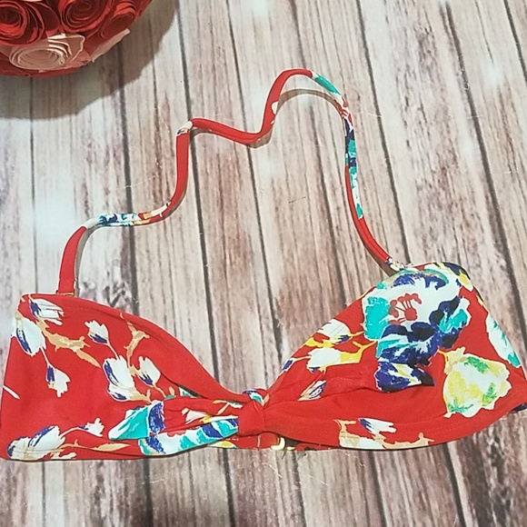 Bundle of 2 small swim tops - Picture 4 of 7